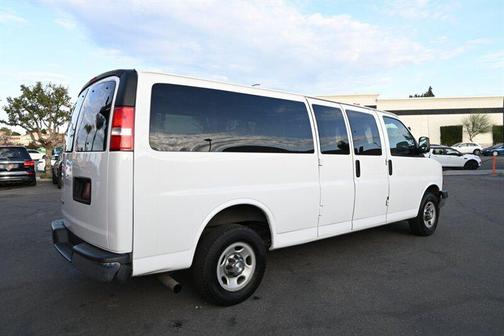 2017 Chevrolet Express 3500 LT