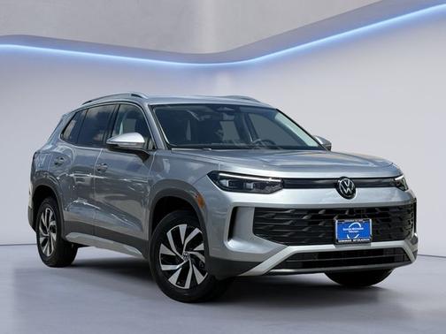 Pyrite Silver Metallic 2025 Volkswagen Tiguan 2.0T S