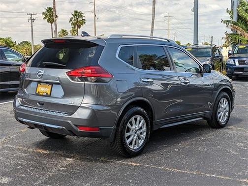 2017 Nissan Rogue SV