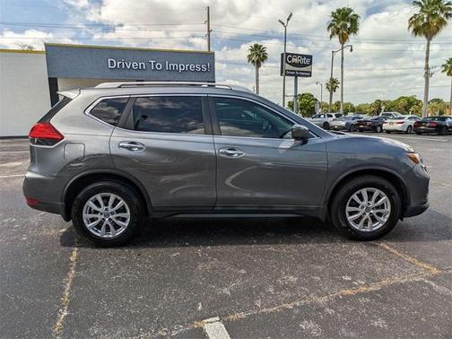 2017 Nissan Rogue SV