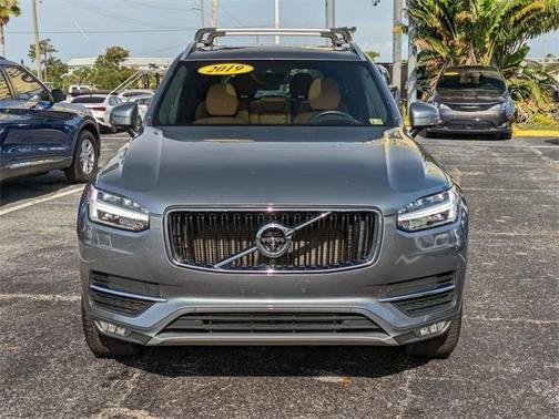 2019 Volvo XC90 T6 Momentum