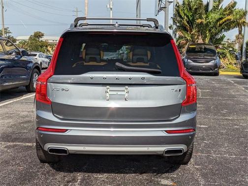 2019 Volvo XC90 T6 Momentum