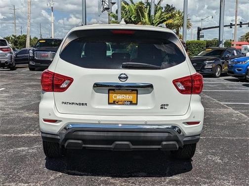 2020 Nissan Pathfinder SL