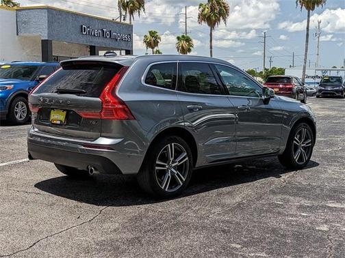 2018 Volvo XC60 T6 Momentum