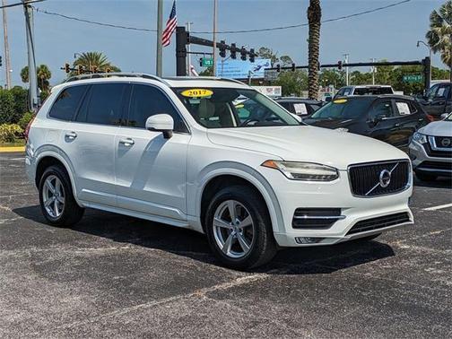 2017 Volvo XC90 T5 Momentum