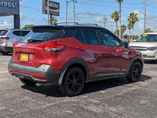 2020 Nissan Kicks SR