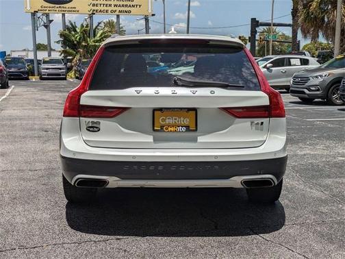 2017 Volvo V90 Cross Country T6