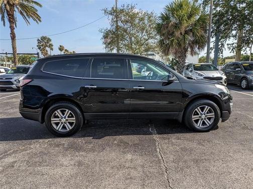 2017 Chevrolet Traverse 2LT