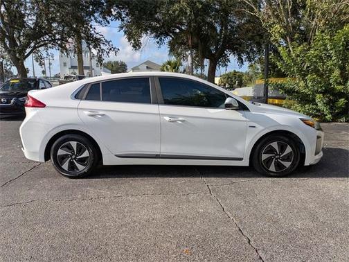 2017 Hyundai IONIQ Hybrid SEL
