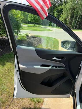 White 2023 Chevrolet Equinox LS