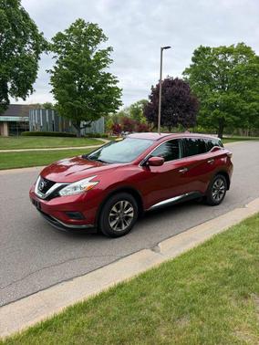 Red 2017 Nissan Murano S