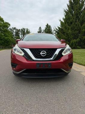Red 2017 Nissan Murano S