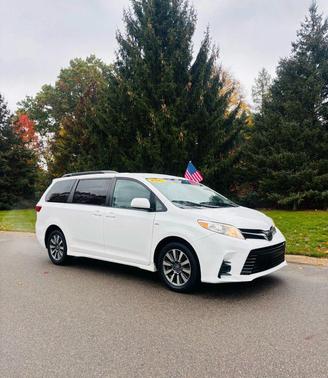 2020 Toyota Sienna LE