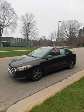 Black 2018 Hyundai ELANTRA SEL