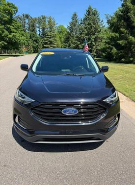 Black 2022 Ford Edge SEL