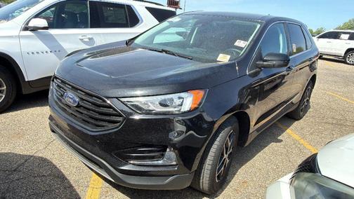 Black 2022 Ford Edge SEL