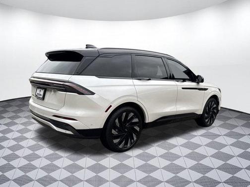 2024 Lincoln Nautilus Reserve