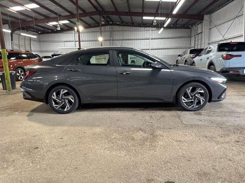 2025 Hyundai ELANTRA HEV Limited