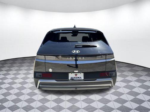 2025 Hyundai IONIQ 5 SE Standard Range