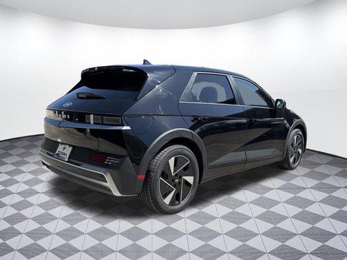 2025 Hyundai IONIQ 5 SE Standard Range