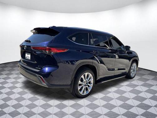 2022 Toyota Highlander Limited