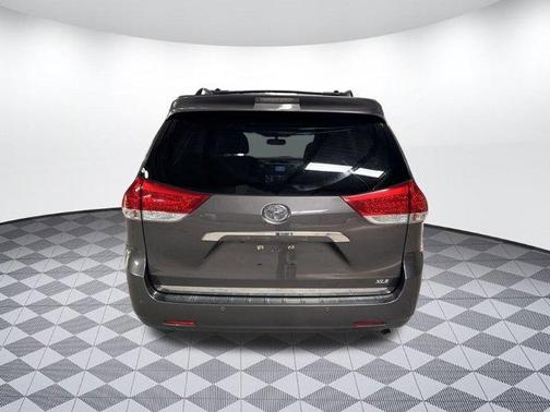 2012 Toyota Sienna XLE