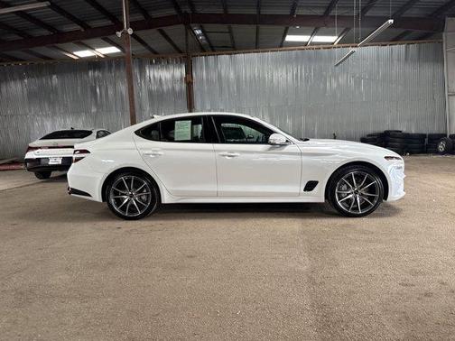 2025 Genesis G70 2.5T