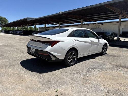 2025 Hyundai ELANTRA HEV SEL Sport
