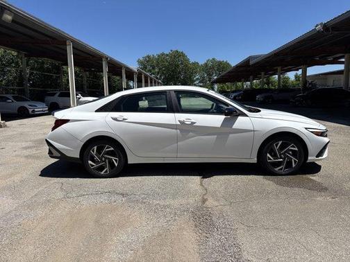 2025 Hyundai ELANTRA HEV SEL Sport