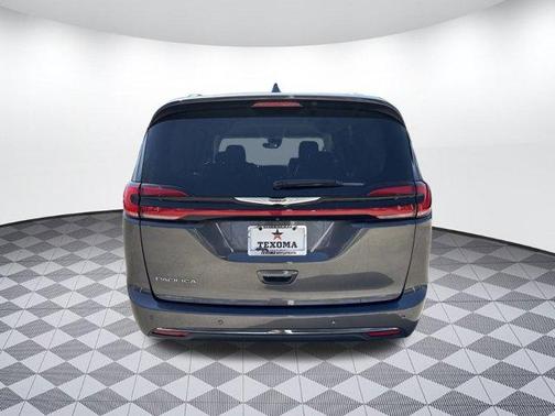 2021 Chrysler Pacifica Touring-L