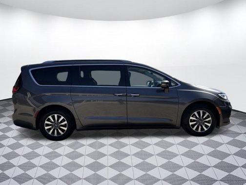 2021 Chrysler Pacifica Touring-L