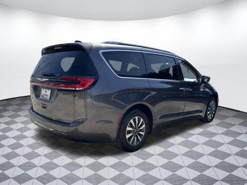 2021 Chrysler Pacifica Touring-L