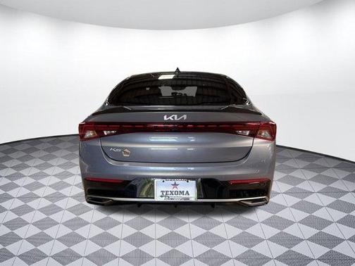 2022 Kia K5 EX