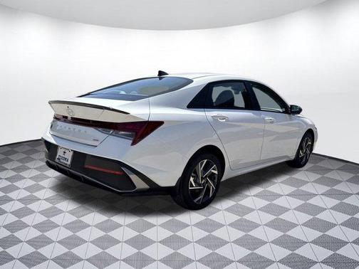 2025 Hyundai ELANTRA HEV SEL Sport