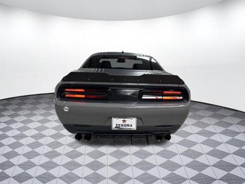 2018 Dodge Challenger 392 Hemi Scat Pack Shaker
