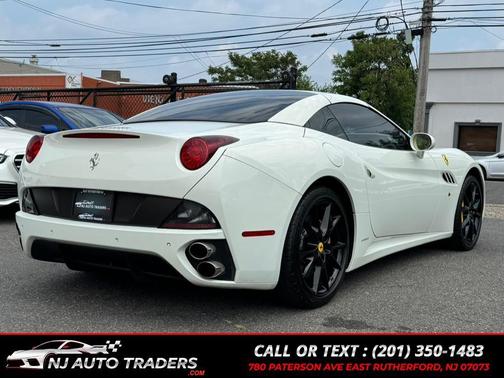 2011 Ferrari California Base