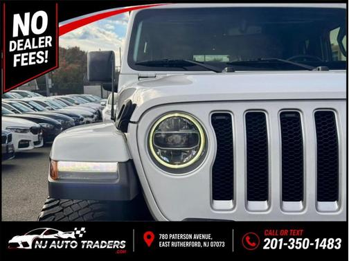 Bright White Clearcoat 2018 Jeep Wrangler Unlimited Sahara