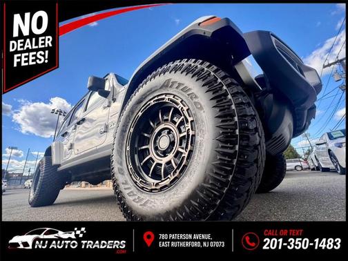Bright White Clearcoat 2018 Jeep Wrangler Unlimited Sahara