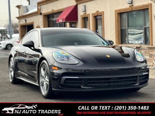 2018 Porsche Panamera 4