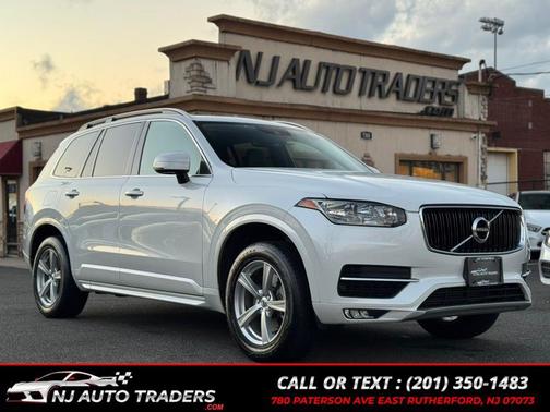 2016 Volvo XC90 T5 Momentum