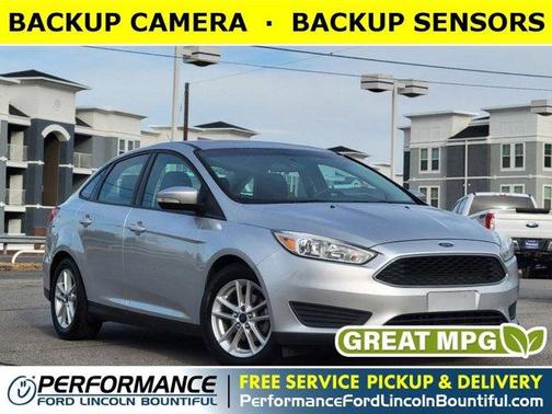 Photo 1 of 32 of 2016 Ford Focus SE