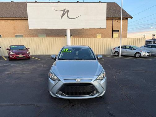 2019 Toyota Yaris Sedan 6A
