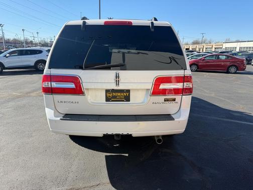 2011 Lincoln Navigator Base
