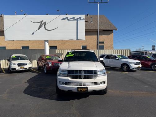 2011 Lincoln Navigator Base