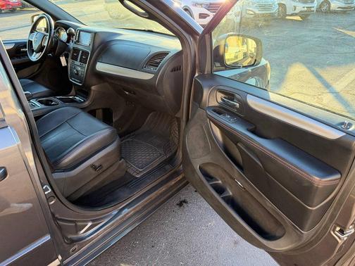 2016 Dodge Grand Caravan R/T