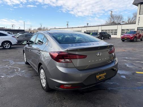 2019 Hyundai ELANTRA SE