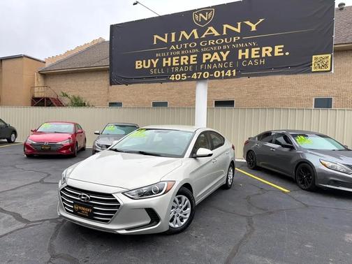 Mineral Beige Pearl 2017 Hyundai ELANTRA SE