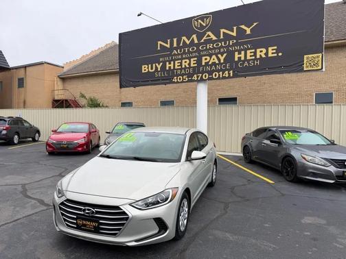 Mineral Beige Pearl 2017 Hyundai ELANTRA SE