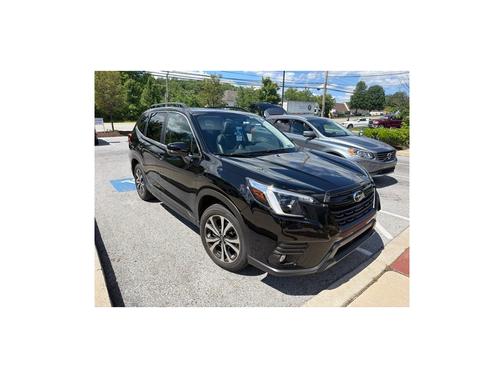 Crystal Black Silica 2024 Subaru Forester Limited