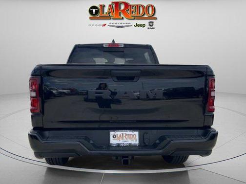 Diamond Black Crystal Pearlcoat 2026 RAM 1500 Express